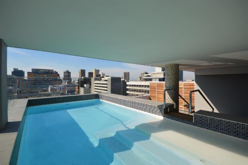The Sentinel With Balcony. Apartment *